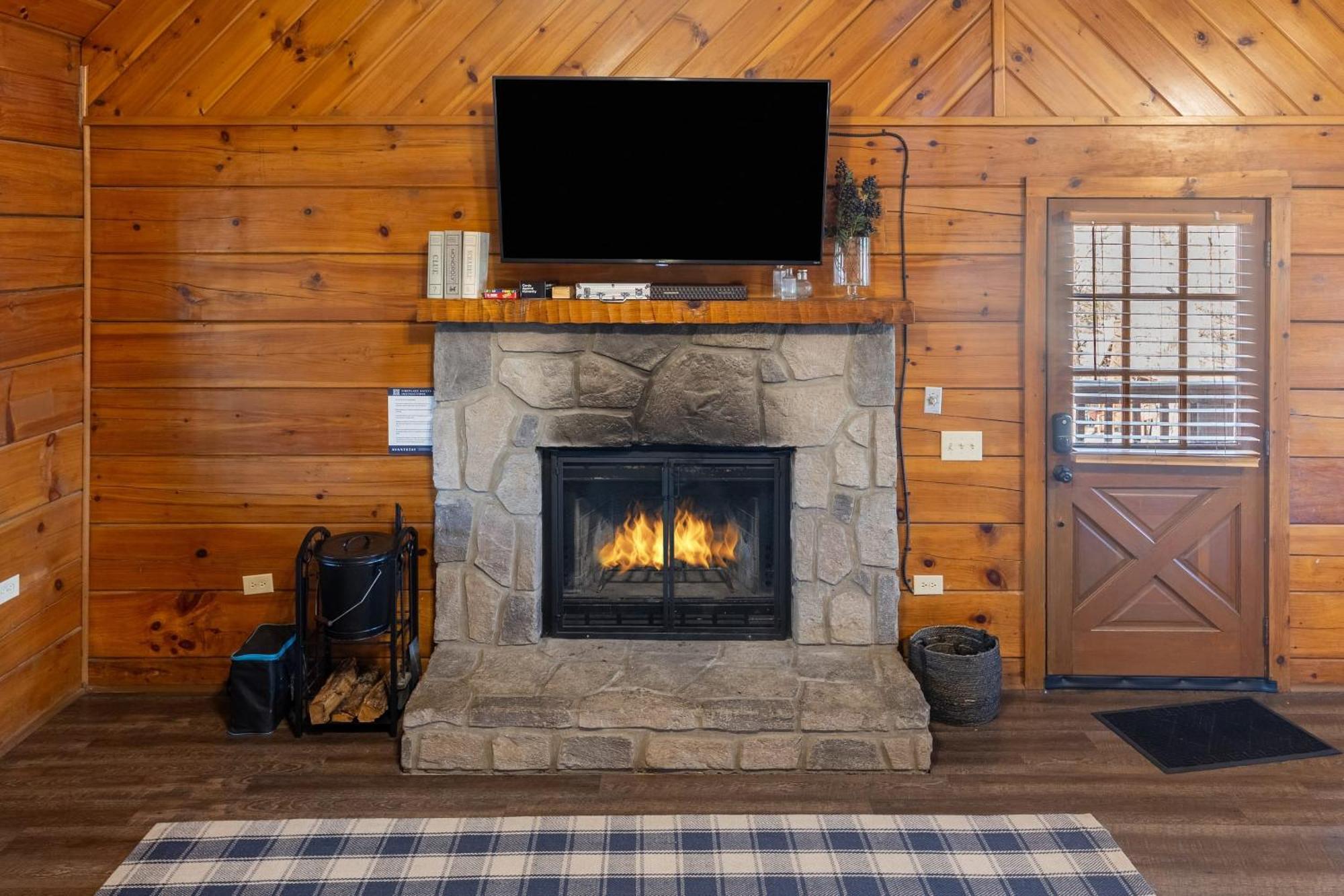 פיג'ן פורג' Dudley II By Avantstay Comfortable Cabin W Hot Tub Views מראה חיצוני תמונה