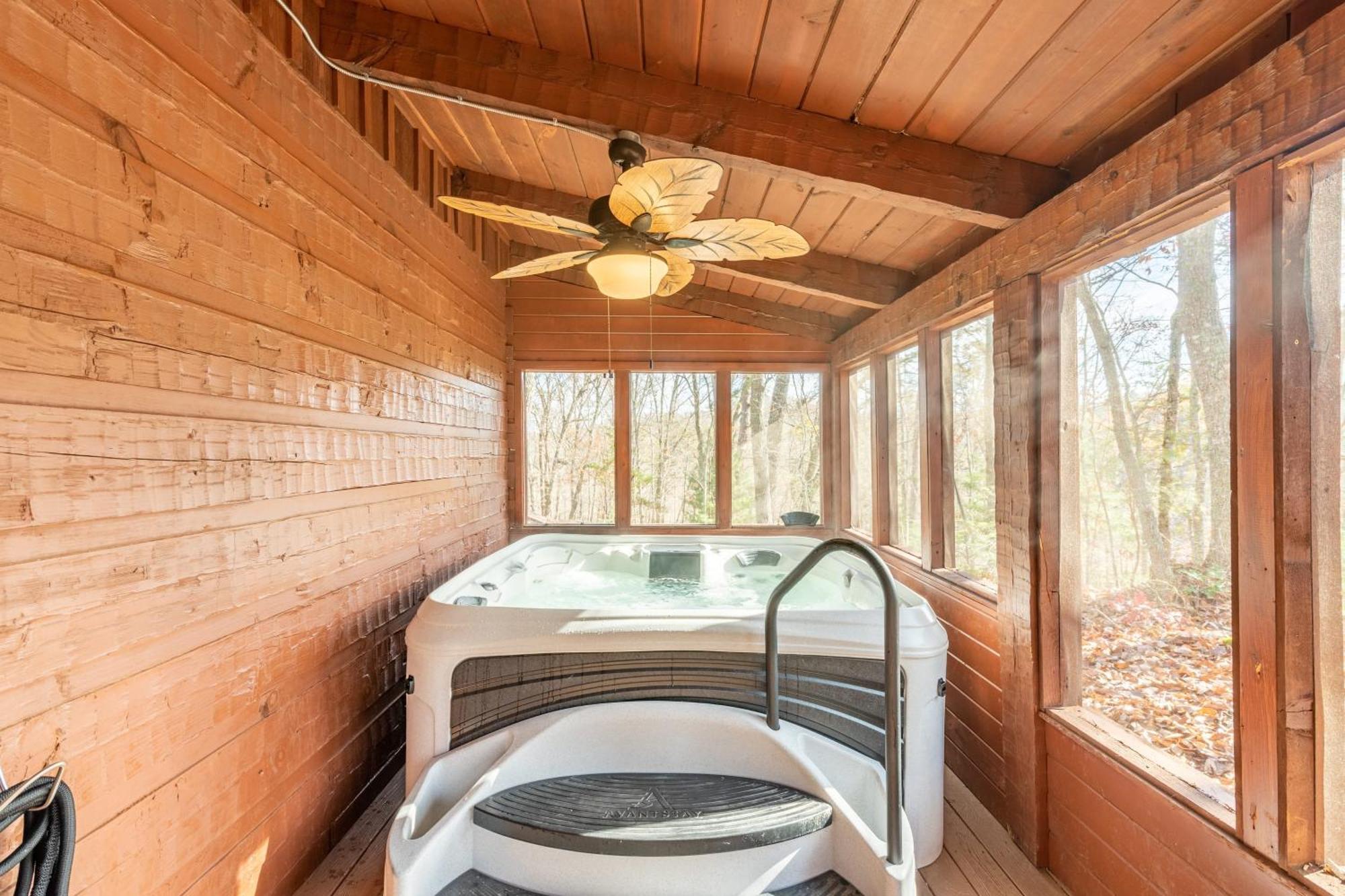 פיג'ן פורג' Dudley II By Avantstay Comfortable Cabin W Hot Tub Views מראה חיצוני תמונה