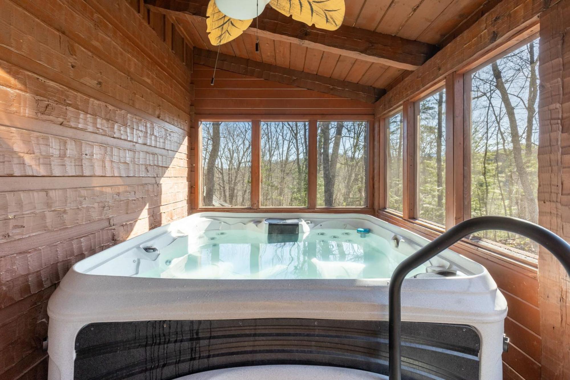פיג'ן פורג' Dudley II By Avantstay Comfortable Cabin W Hot Tub Views מראה חיצוני תמונה